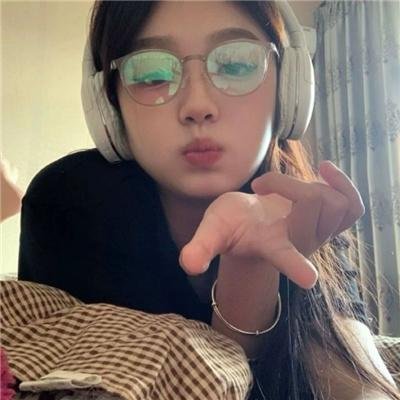 黎明时分的年轻人们